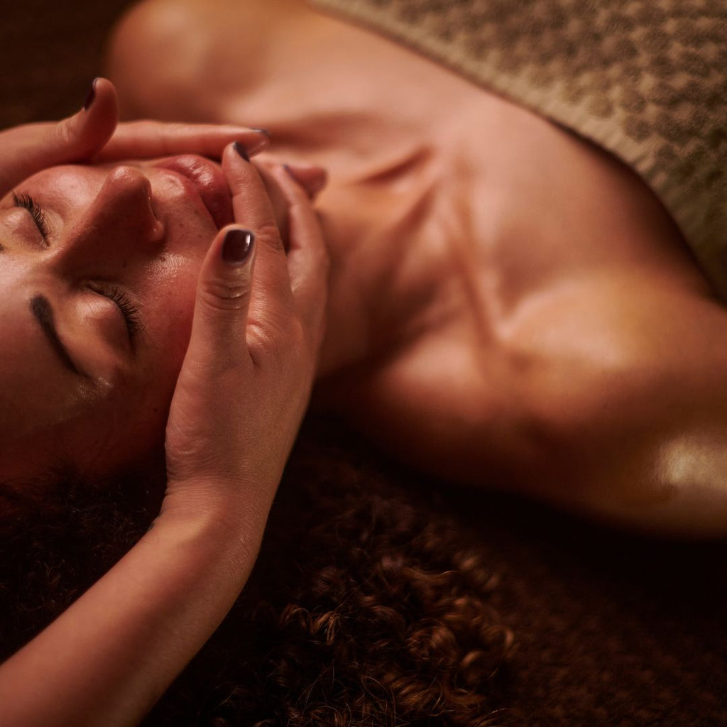 Abhyanga: body massage and it benefits